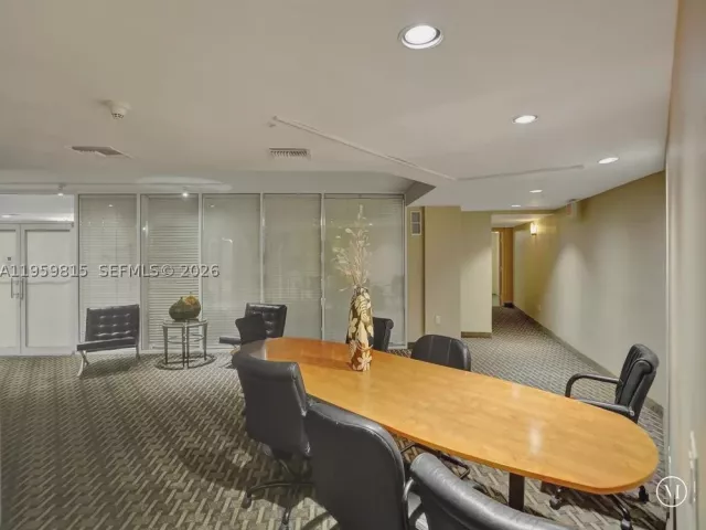 3-bedroom condo for sale in Aventura - 3370 Hidden Bay Dr 2715 - MondialRealty