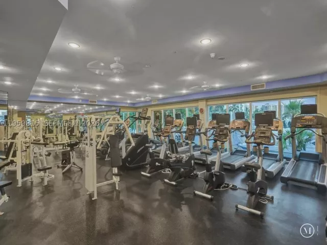 3-bedroom condo for sale in Aventura - 3370 Hidden Bay Dr 2715 - MondialRealty