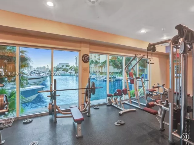 3-bedroom condo for sale in Aventura - 3370 Hidden Bay Dr 2715 - MondialRealty