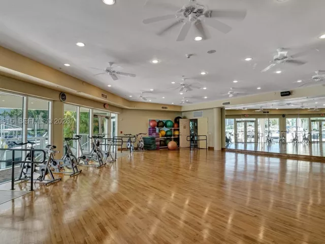 3-bedroom condo for sale in Aventura - 3370 Hidden Bay Dr 2715 - MondialRealty