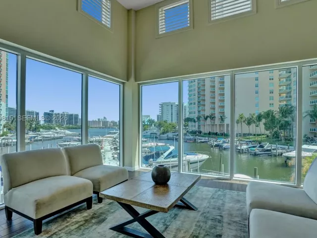 3-bedroom condo for sale in Aventura - 3370 Hidden Bay Dr 2715 - MondialRealty