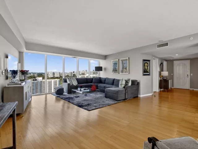 3-bedroom condo for sale in Aventura - 3370 Hidden Bay Dr 2715 - MondialRealty