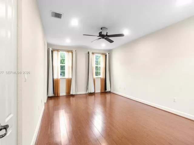 3-bedroom home for sale in Pembroke Pines - 839 SW 147th Ter 5 - MondialRealty