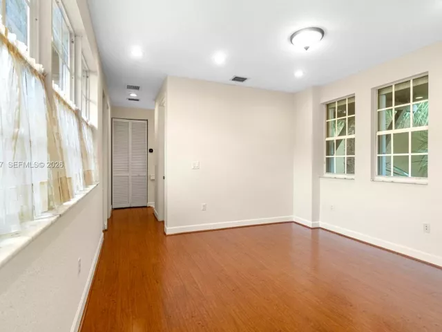 3-bedroom home for sale in Pembroke Pines - 839 SW 147th Ter 5 - MondialRealty