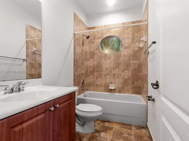3-bedroom home for sale in Pembroke Pines - 839 SW 147th Ter 5 - MondialRealty