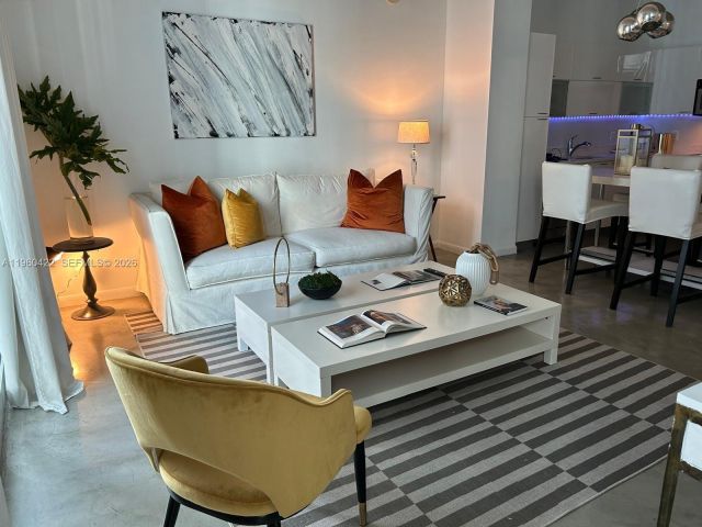 1-bedroom condo for rent in Miami - 234 NE 3 ST 2009 - MondialRealty