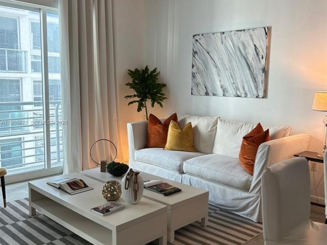1-bedroom condo for rent in Miami - 234 NE 3 ST 2009 - MondialRealty