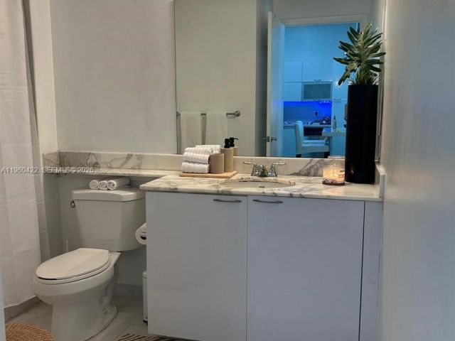 1-bedroom condo for rent in Miami - 234 NE 3 ST 2009 - MondialRealty