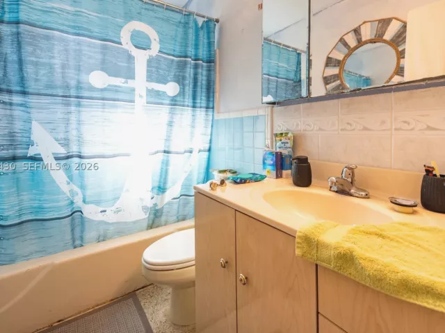 3-bedroom home for sale in Hallandale Beach - 600 SW 11th Ave - MondialRealty