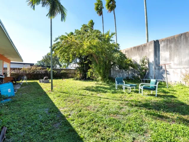 3-bedroom home for sale in Hallandale Beach - 600 SW 11th Ave - MondialRealty