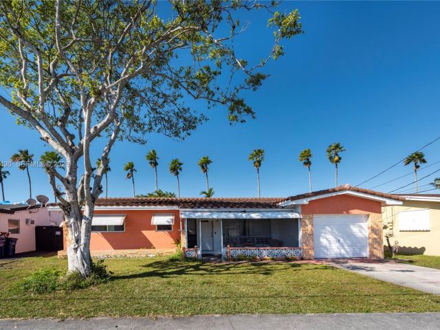 Home for sale at 600 SW 11th Ave - photo 7365385