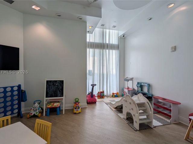 3-bedroom condo for sale in Miami - 350 S Miami Ave 1901 - MondialRealty