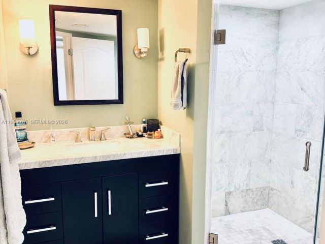 Apartment for sale  Unit #1009 - photo 7367504