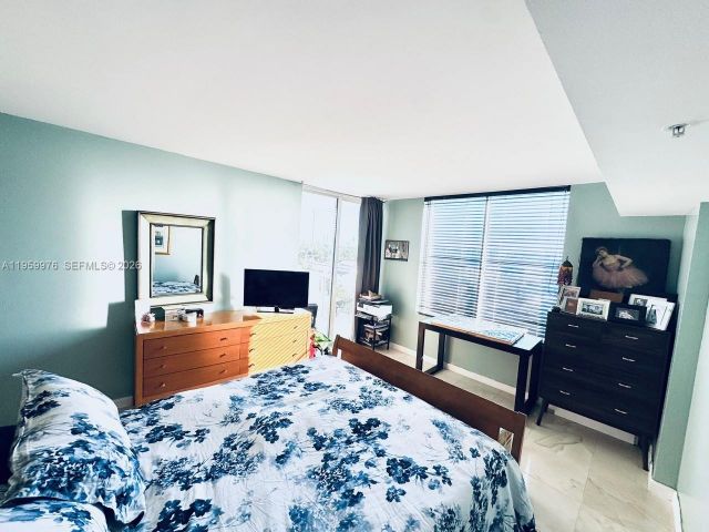 Apartment for sale  Unit #1009 - photo 7367506