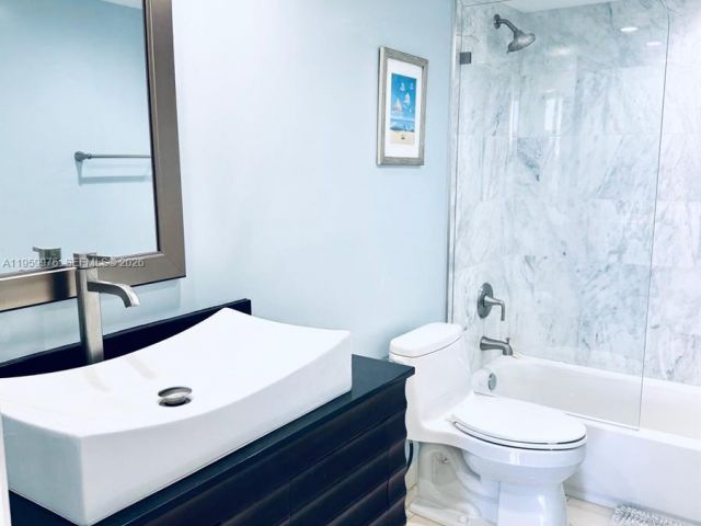 Apartment for sale  Unit #1009 - photo 7367508