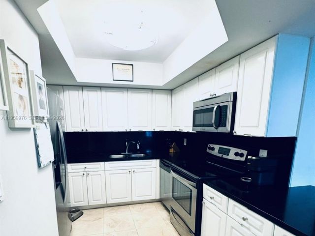 Apartment for sale  Unit #1009 - photo 7367512