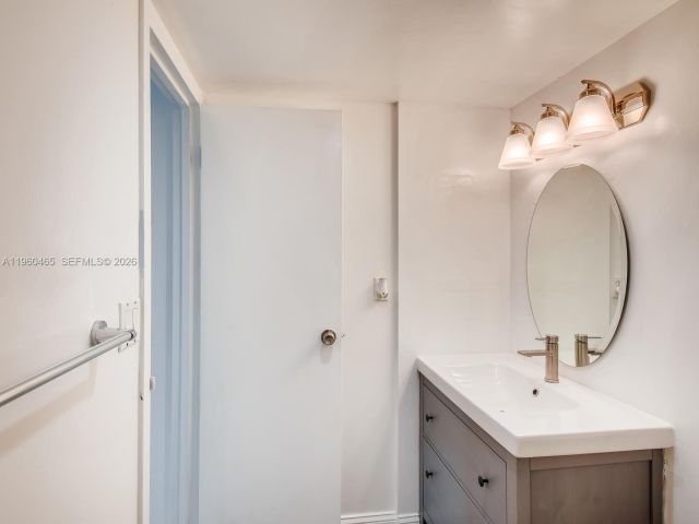 Apartment for sale  Unit #401 - photo 7368120