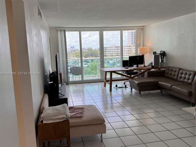 Apartment for sale  Unit #401 - photo 7368125