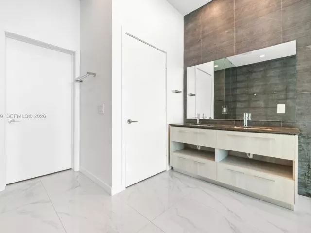 Apartment for rent  Unit #PH5101 - photo 7359983