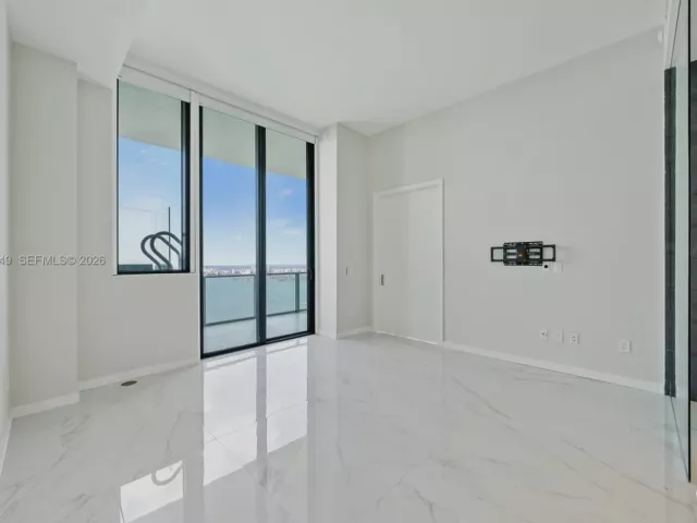 Apartment for rent  Unit #PH5101 - photo 7359988