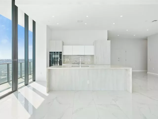 Apartment for rent  Unit #PH5101 - photo 7360002