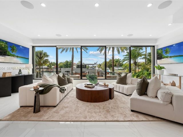 Home for sale at 12880 N Bayshore Dr - photo 7509675