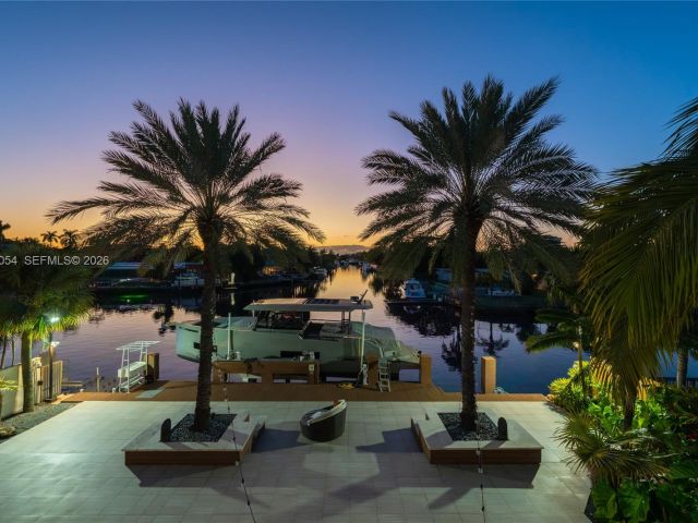 Home for sale at 12880 N Bayshore Dr - photo 7509676