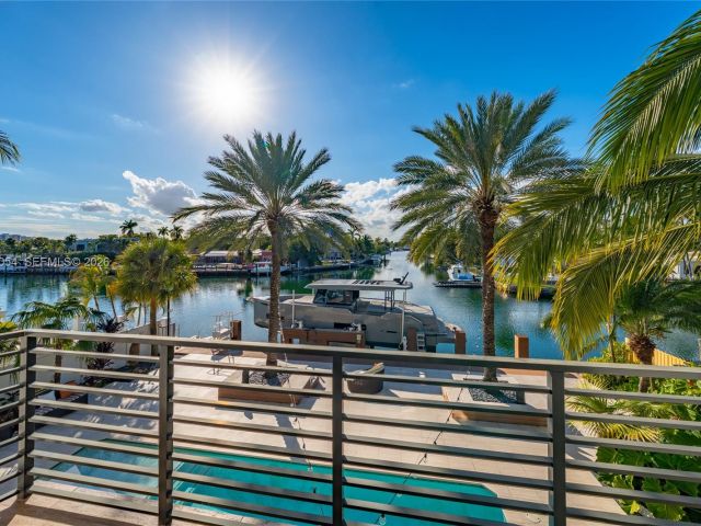 Home for sale at 12880 N Bayshore Dr - photo 7509685