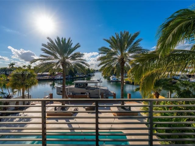 Home for sale at 12880 N Bayshore Dr - photo 7509690