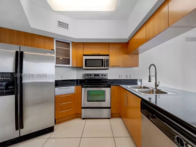 2-bedroom condo for sale in Miami - 1750 N Bayshore Dr 2001 - MondialRealty