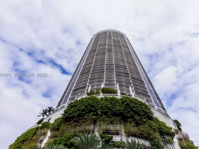 2-bedroom condo for sale in Miami - 1750 N Bayshore Dr 2001 - MondialRealty