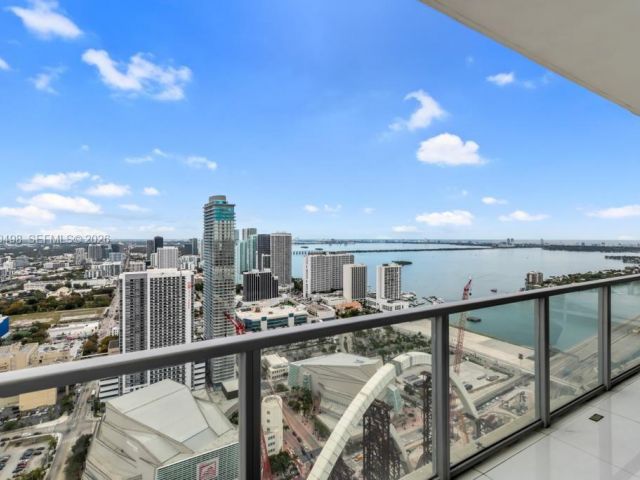 Apartment for sale  Unit #4907 - photo 7368074