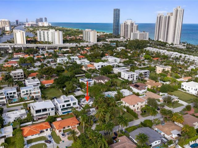 Home for sale at 322 189th St - photo 7363948