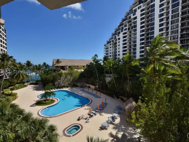 3-bedroom condo for sale in Miami - 540 Brickell Key Dr 505 - MondialRealty