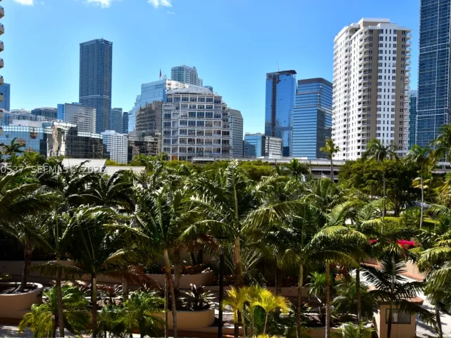 3-bedroom condo for sale in Miami - 540 Brickell Key Dr 505 - MondialRealty