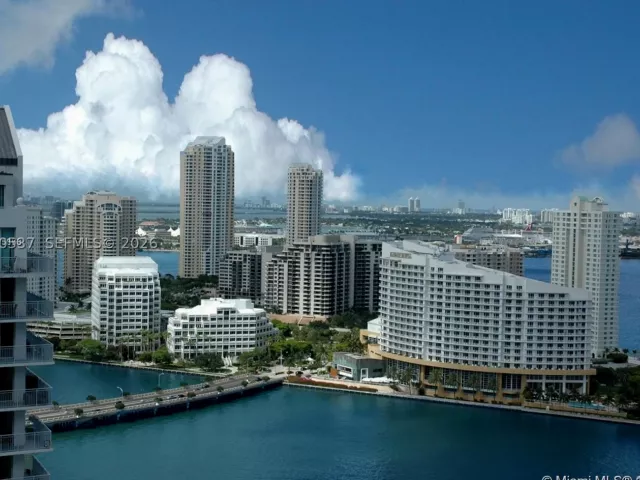 3-bedroom condo for sale in Miami - 540 Brickell Key Dr 505 - MondialRealty