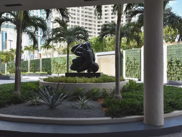 3-bedroom condo for sale in Miami - 540 Brickell Key Dr 505 - MondialRealty