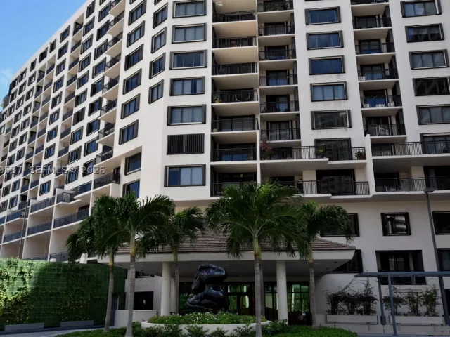 3-bedroom condo for sale in Miami - 540 Brickell Key Dr 505 - MondialRealty