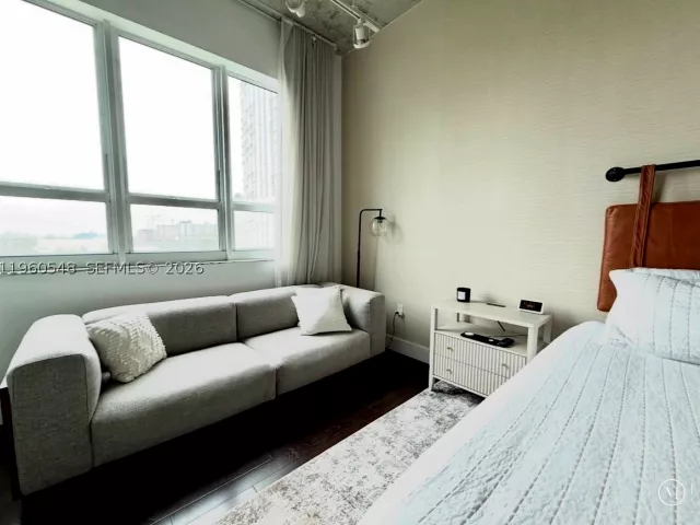 1-bedroom condo for rent in Miami - 2001 Biscayne Blvd 3608 - MondialRealty