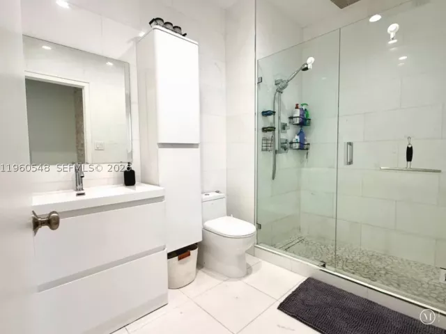 1-bedroom condo for rent in Miami - 2001 Biscayne Blvd 3608 - MondialRealty