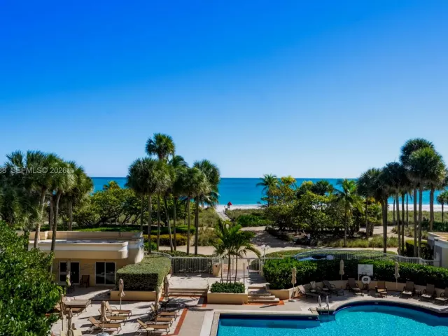 3-bedroom condo for sale in Bal Harbour - 9999 Collins Ave 3E - MondialRealty