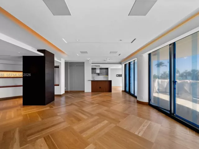 3-bedroom condo for sale in Bal Harbour - 9999 Collins Ave 3E - MondialRealty