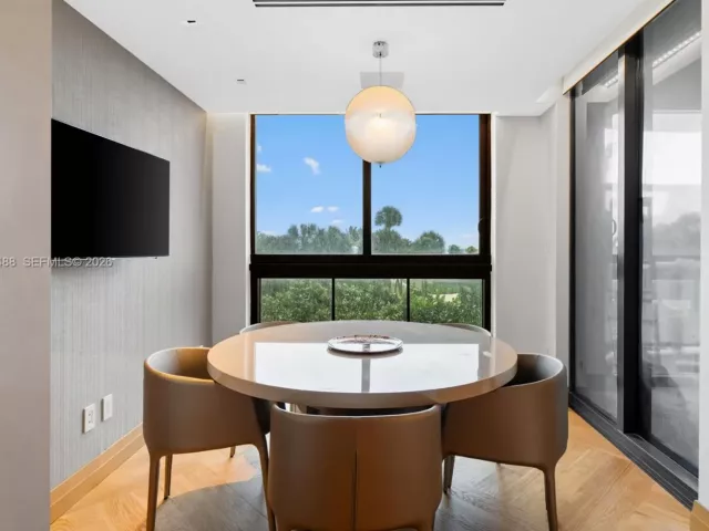 3-bedroom condo for sale in Bal Harbour - 9999 Collins Ave 3E - MondialRealty