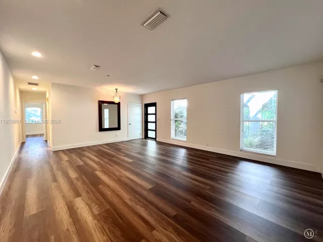 4-bedroom home for rent in Coral Gables - 4350 Palmarito St - MondialRealty