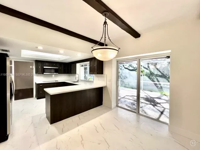 4-bedroom home for rent in Coral Gables - 4350 Palmarito St - MondialRealty