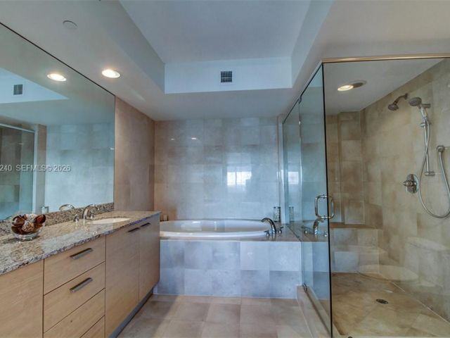 Apartment for rent  Unit #4404 - photo 7412357