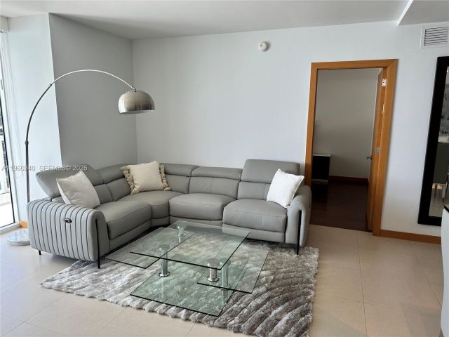 Apartment for rent  Unit #4404 - photo 7412361