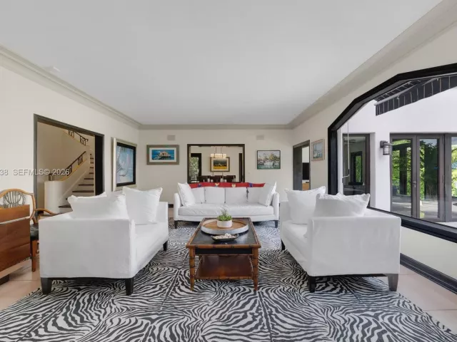 5-bedroom home for sale in Miami Beach - 6491 Allison Rd - MondialRealty