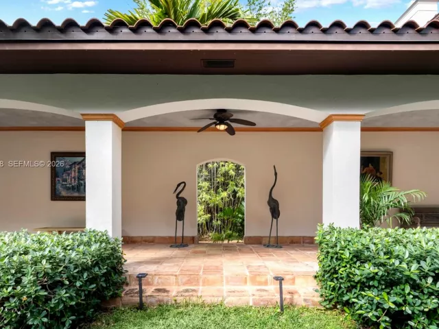 5-bedroom home for sale in Miami Beach - 6491 Allison Rd - MondialRealty