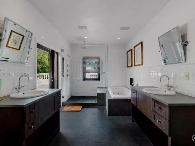 5-bedroom home for sale in Miami Beach - 6491 Allison Rd - MondialRealty